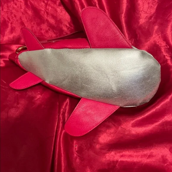 Betsey Johnson Super Rare Runway Airlines Airplane Wristlet - Picture 9 of 10